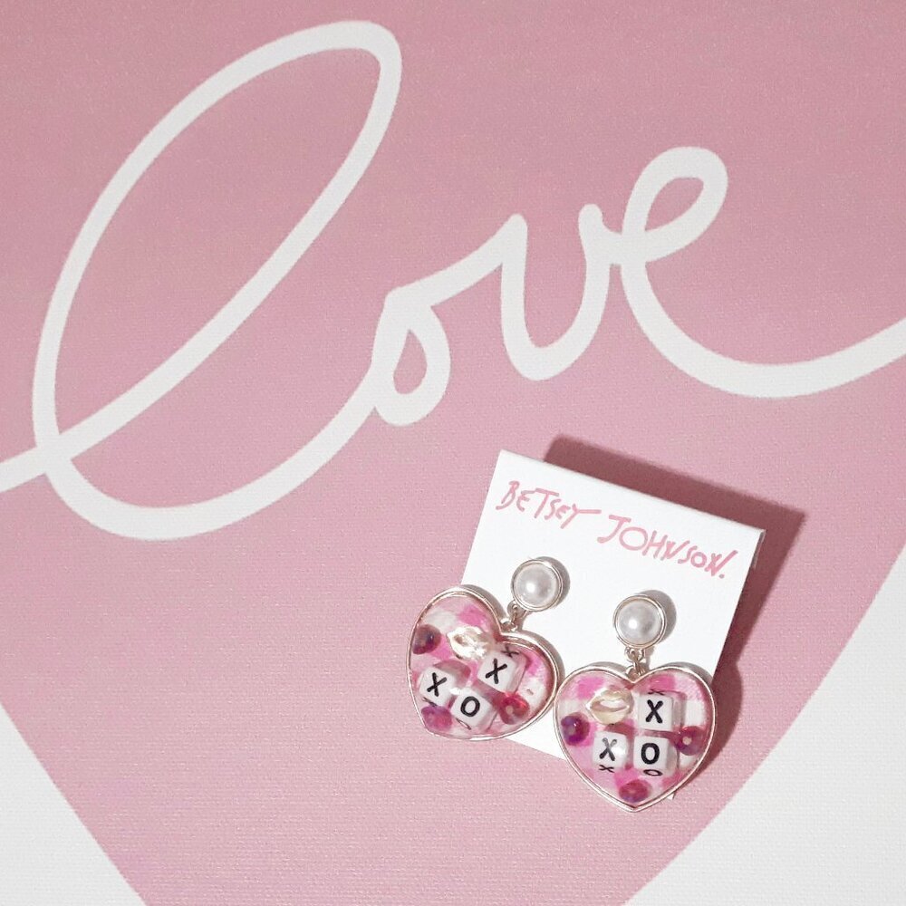 NWT Betsey Johnson XOXO heart & lip love drop earrings